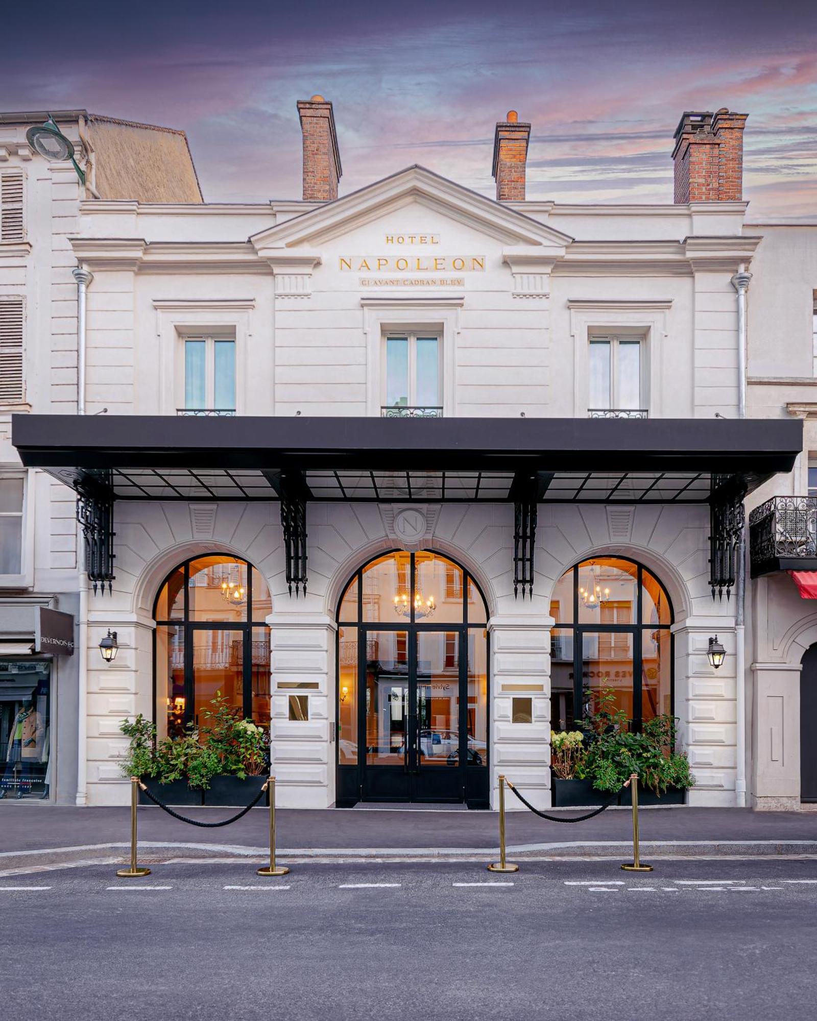 Hotel & Spa Napoleon Фонтенбло Экстерьер фото